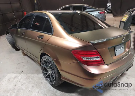 2014 Mercedes-Benz C 300 Sport 4Matic из США, поврежденный, VIN WDDGF8AB9EG175363